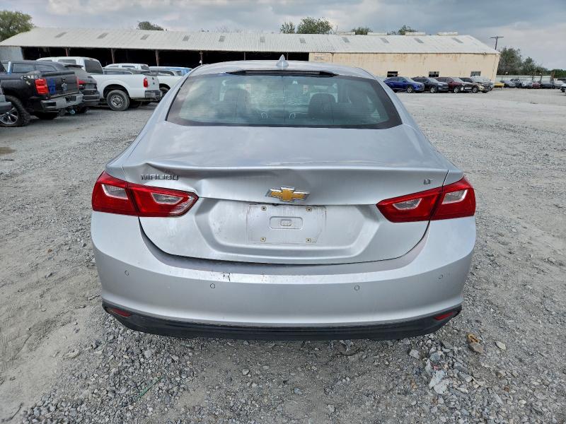 Photo 6 from auction – 2018 CHEVROLET MALIBU LT with VIN 1G1ZD5ST3JF174829