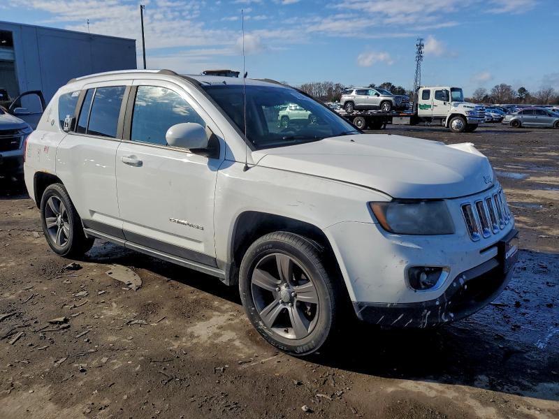 Photo 4 from auction – 2016 JEEP COMPASS LA with VIN 1C4NJDEB2GD653985