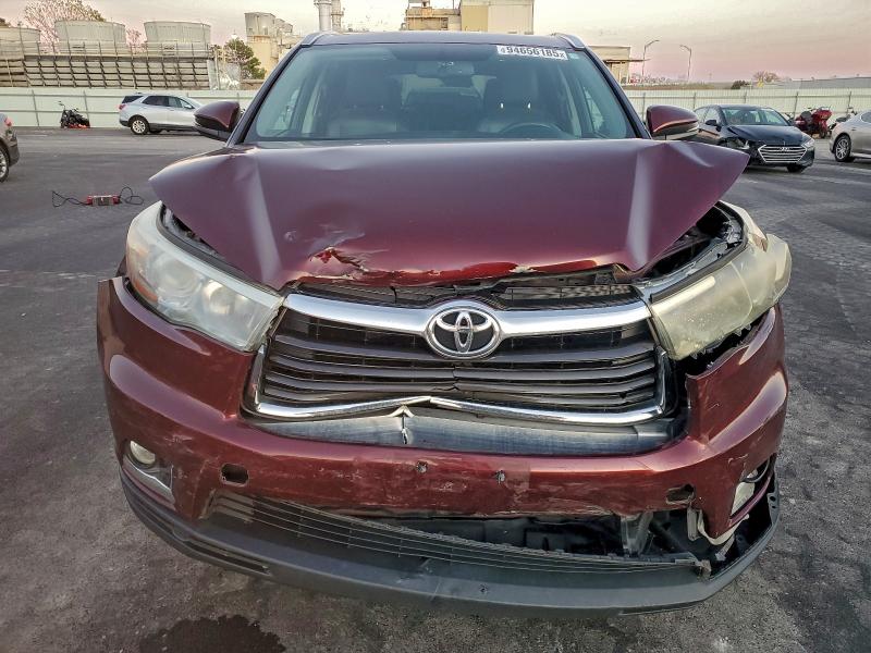 Photo 5 from auction – 2016 TOYOTA HIGHLANDER with VIN 5TDDKRFH2GS245192