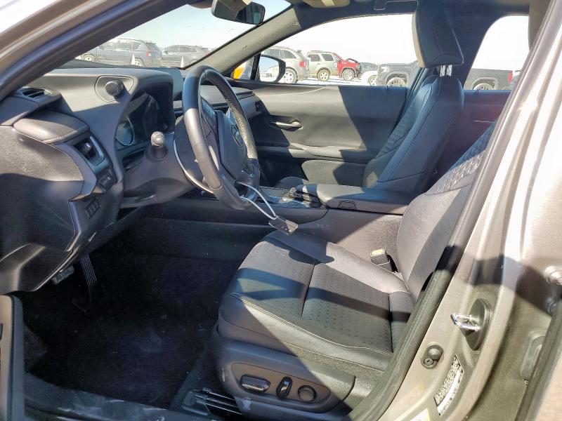 Photo 7 from auction – 2019 LEXUS UX 200 with VIN JTHY3JBH5K2005543