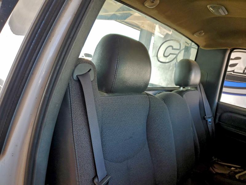 Photo 10 from auction – 2004 CHEVROLET SILVERADO with VIN 1GCEC14V84Z162159