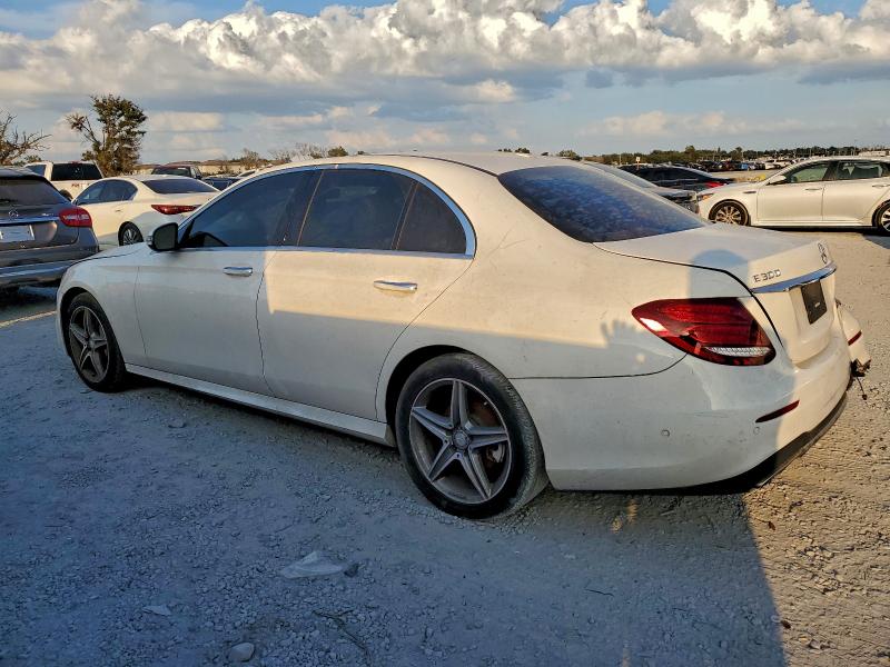 Photo 2 from auction – 2017 MERCEDES-BENZ E 300 with VIN WDDZF4JB7HA026734