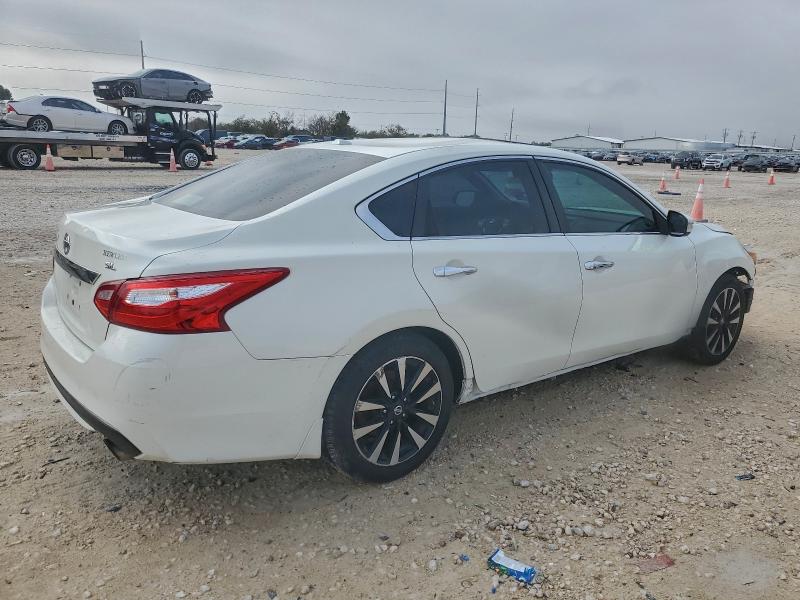 Photo 3 from auction – 2017 NISSAN ALTIMA 2.5 with VIN 1N4AL3AP2HC492944