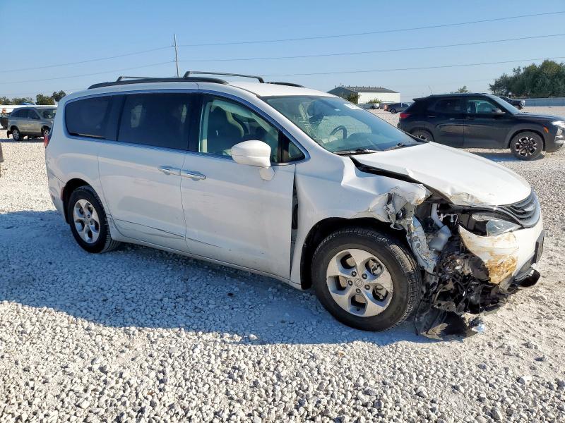 Photo 4 from auction – 2017 CHRYSLER PACIFICA E with VIN 2C4RC1L74HR765372