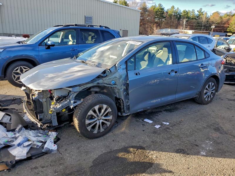 TOYOTA COROLLA LE 2021 with VIN JTDEAMDE4MJ008411 - Photo from auction
