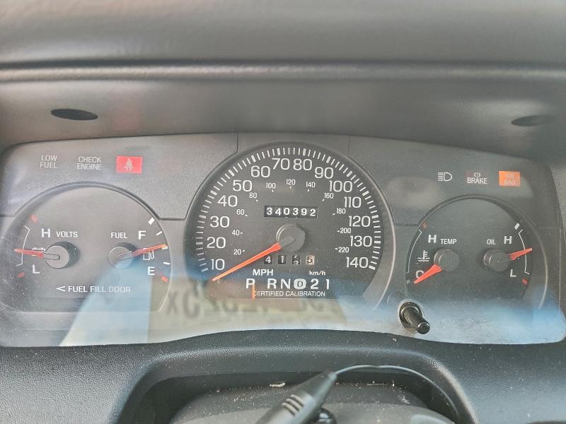 Photo 9 from auction – 2004 FORD CROWN VICT with VIN 2FAFP71W64X149057