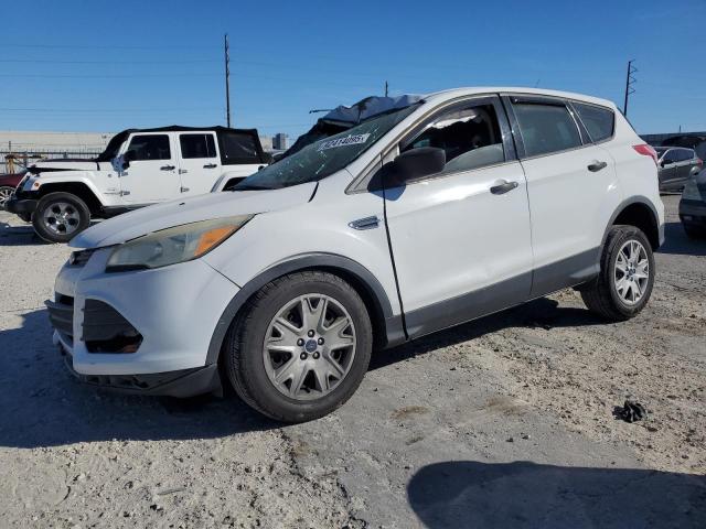 FORD ESCAPE S 2015 with VIN 1FMCU0F7XFUC37405 - Photo from auction