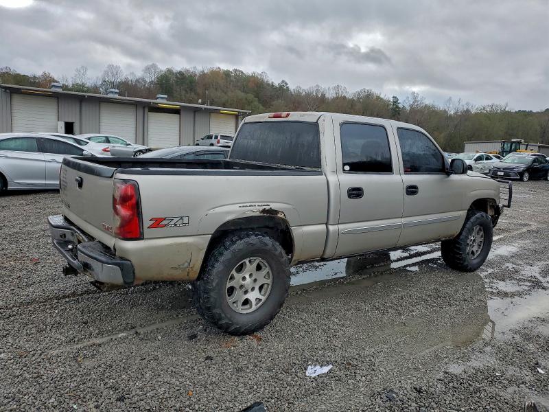 Photo 3 from auction – 2005 GMC NEW SIERRA with VIN 2GTEK13T251336322