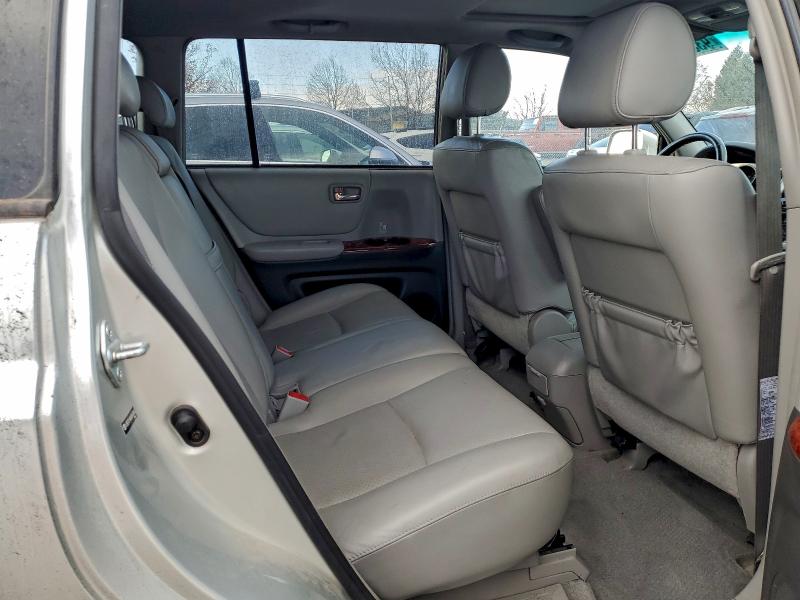 Photo 11 from auction – 2004 TOYOTA HIGHLANDER with VIN JTEEP21A040063606