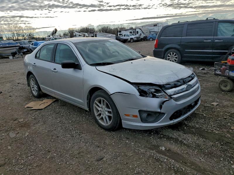 Zdjęcie 4 z aukcji – 2012 FORD FUSION S z VIN 3FAHP0GA3CR117398