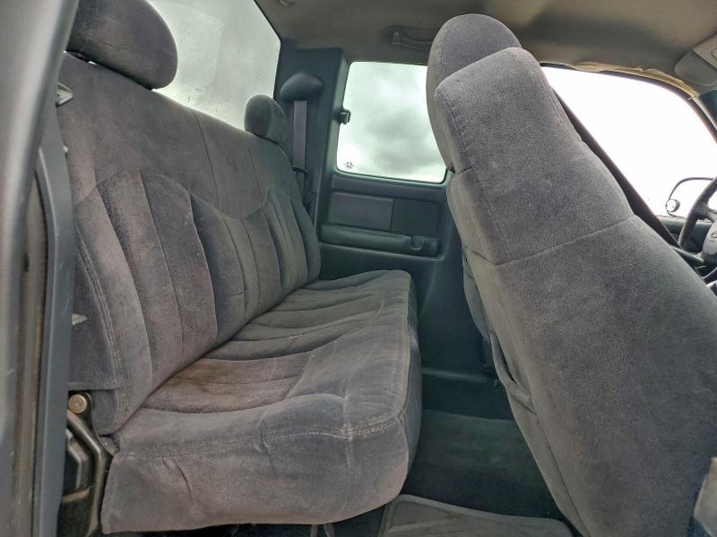 Photo 11 from auction – 2000 CHEVROLET SILVERADO with VIN 2GCEC19T5Y1245215