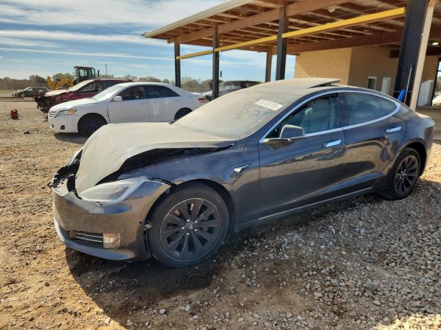 TESLA MODEL S 2018 with VIN 5YJSA1E24JF277176 - Photo from auction