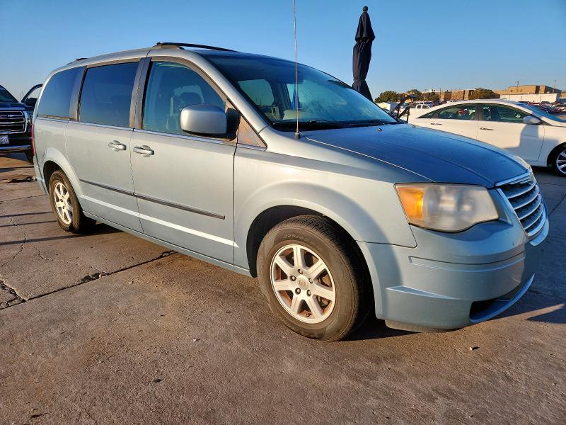 Photo 4 from auction – 2010 CHRYSLER TOWN & COU with VIN 2A4RR5D17AR170662