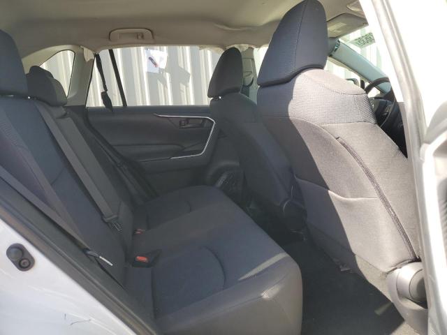 Photo 11 from auction – 2019 TOYOTA RAV4 LE with VIN JTMF1RFVXKJ015116