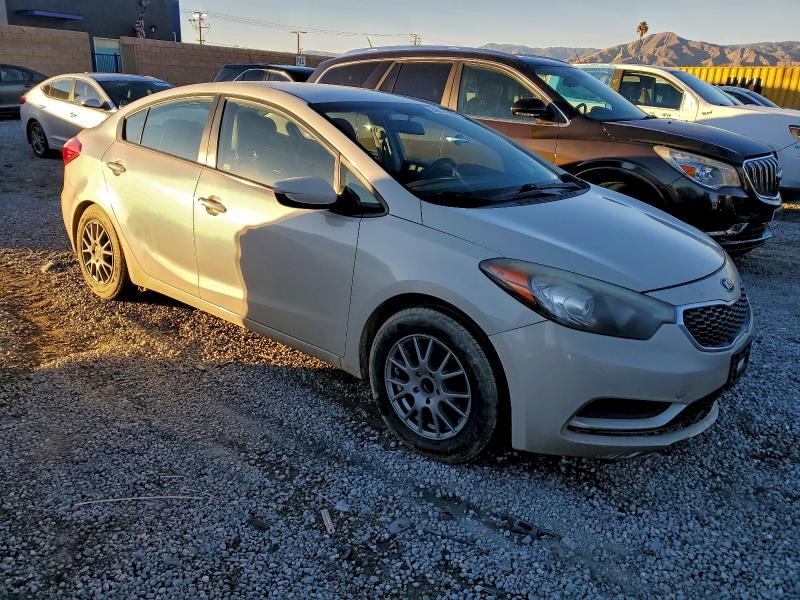 Photo 4 from auction – 2015 KIA FORTE LX with VIN KNAFK4A67F5366366