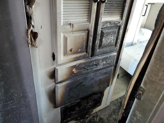 Photo 9 from auction – 2022 FORD MOTORHOME CHASSIS with VIN 1F66F5DN1N0A08453