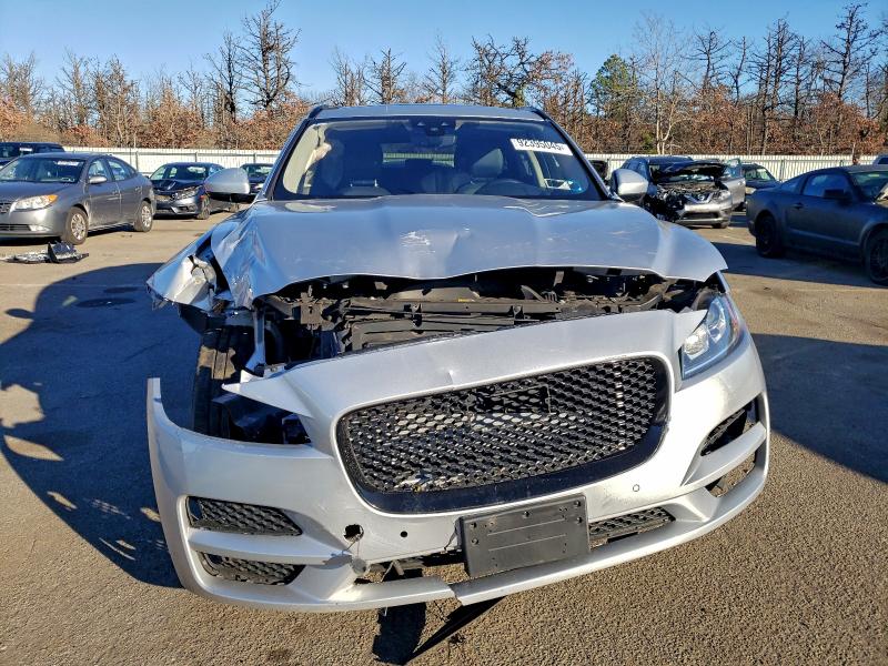 Photo 5 from auction – 2019 JAGUAR F-PACE PRE with VIN SADCJ2FX3KA397926
