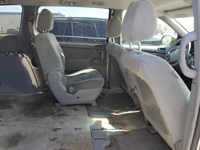 Photo 10 from auction – 2010 TOYOTA SIENNA CE with VIN 5TDKK4CC2AS311671