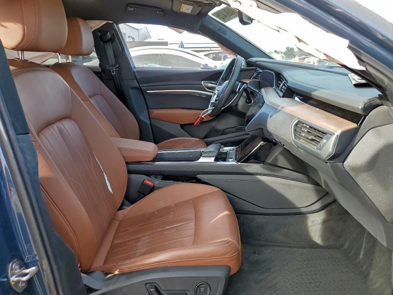 Photo 7 from auction – 2024 AUDI Q8 E-TRON with VIN WA15AAGE7RB030800