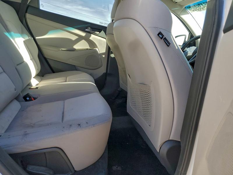 Photo 11 from auction – 2017 HYUNDAI TUCSON LIM with VIN KM8J3CA27HU533041