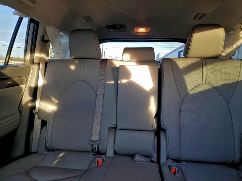Photo 10 from auction – 2025 TOYOTA HIGHLANDER with VIN 5TDKDRAH2SS556896