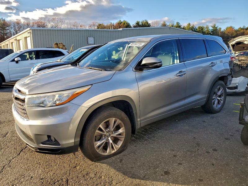 TOYOTA HIGHLANDER 2016 with VIN 5TDBKRFH2GS240064 - Photo from auction