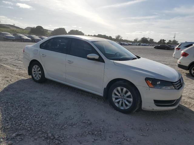 Zdjęcie 4 z aukcji – 2015 VOLKSWAGEN PASSAT z VIN 1VWAT7A36FC048877