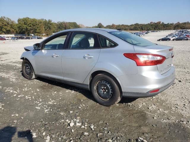 Photo 2 from auction – 2012 FORD FOCUS SE with VIN 1FAHP3F25CL352430