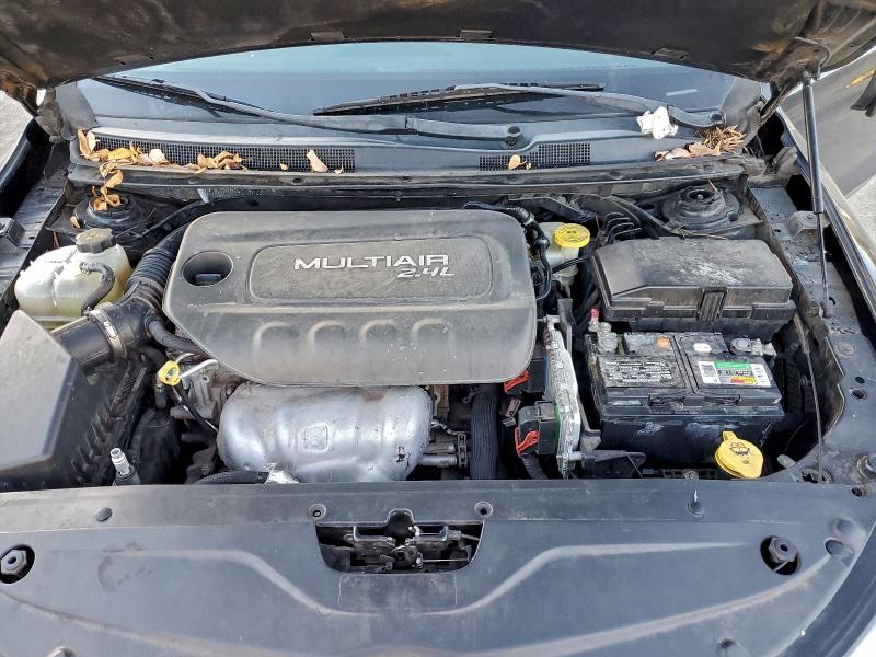 Photo 11 from auction – 2015 CHRYSLER 200 LIMITE with VIN 1C3CCCAB5FN740066