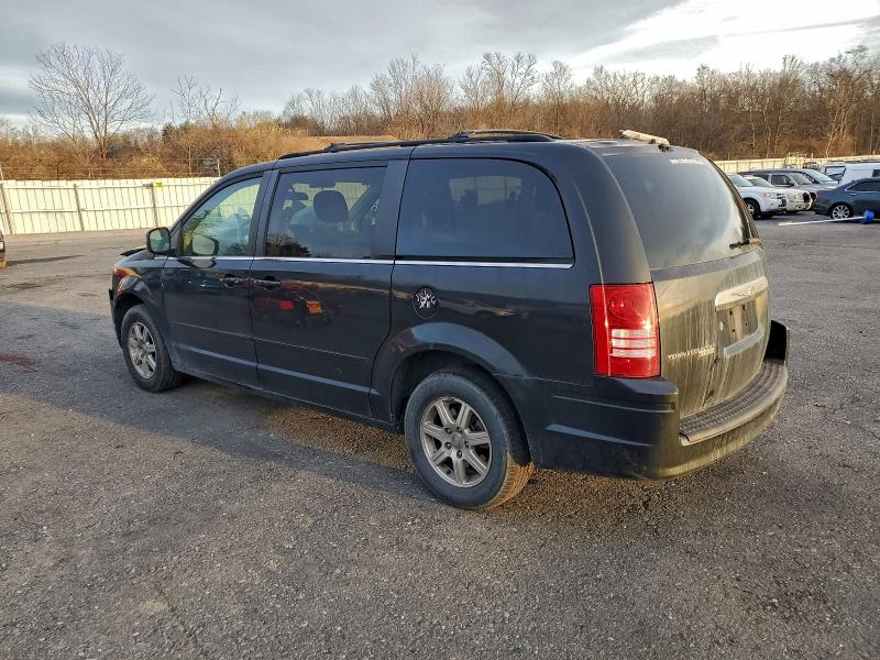 Photo 2 from auction – 2008 CHRYSLER TOWN & COU with VIN 2A8HR54P68R841263