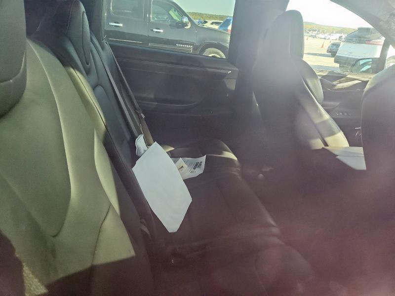 Photo 11 from auction – 2018 TESLA MODEL X with VIN 5YJXCAE20JF112872