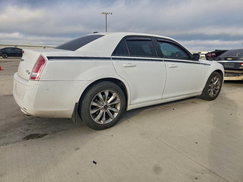 Photo 3 from auction – 2014 CHRYSLER 300 S with VIN 2C3CCAGG6EH384807