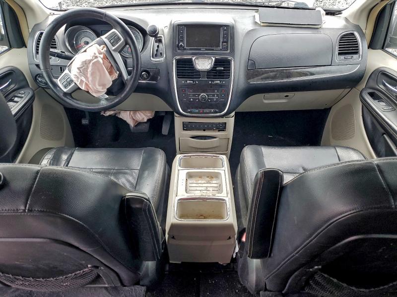 Photo 8 from auction – 2012 CHRYSLER TOWN & COU with VIN 2C4RC1CG1CR288439