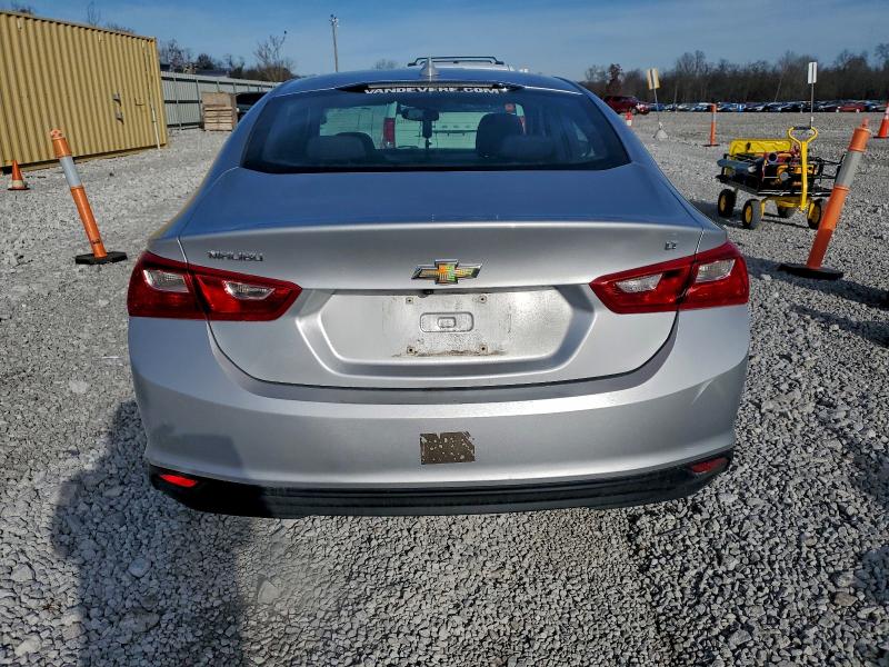 Photo 6 from auction – 2018 CHEVROLET MALIBU LT with VIN 1G1ZD5ST2JF180850