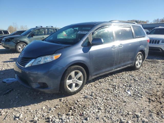 Photo 1 from auction – 2016 TOYOTA SIENNA LE with VIN 5TDKK3DC1GS727924