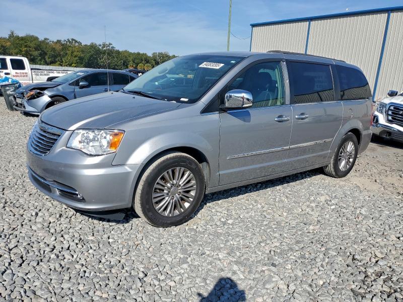 Photo 1 from auction – 2016 CHRYSLER TOWN & COU with VIN 2C4RC1CG2GR105264