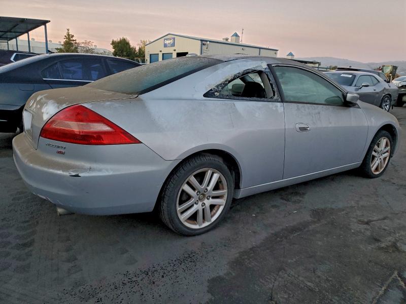 Photo 3 from auction – 2004 HONDA ACCORD with VIN 1HGCM81684A020596