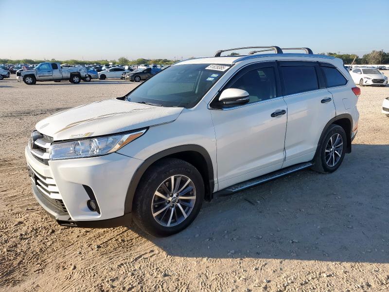 TOYOTA HIGHLANDER 2017 z numerem VIN 5TDKZRFH2HS515090 - Zdjęcie z aukcji