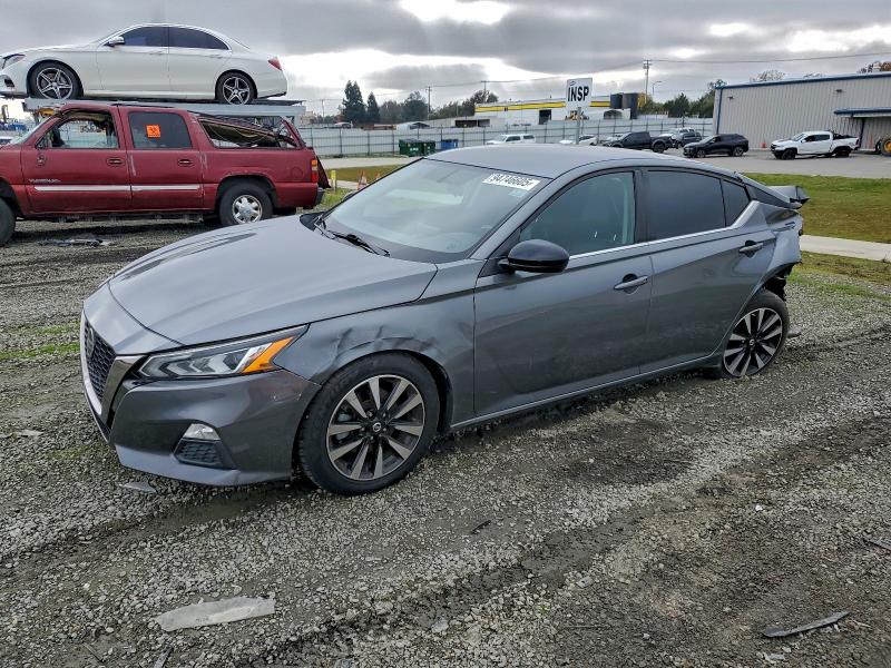 NISSAN ALTIMA SR 2019 with VIN 1N4BL4CV8KC166563 - Photo from auction