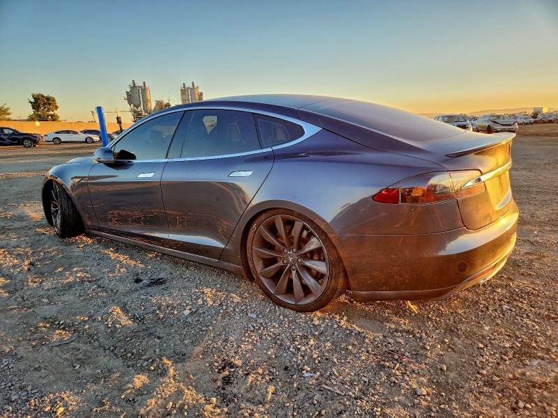 Photo 2 from auction – 2014 TESLA MODEL S with VIN 5YJSA1H2XEFP62763