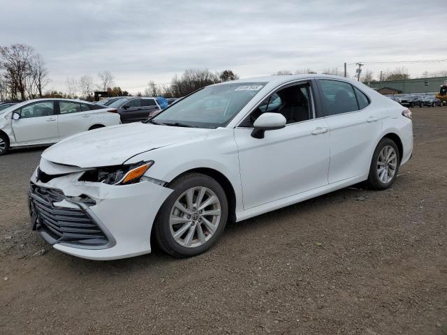 TOYOTA CAMRY LE 2022 with VIN 4T1C11AK2NU713171 - Photo from auction