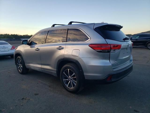 Photo 2 from auction – 2018 TOYOTA HIGHLANDER with VIN 5TDJZRFH6JS556856