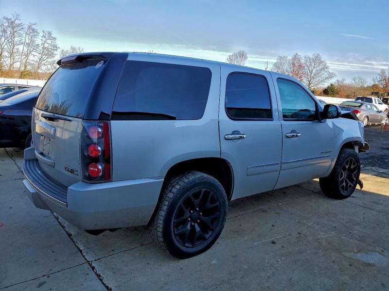 Фото 3 с аукциона – 2010 GMC YUKON DENA с VIN 1GKUKEEF7AR162893
