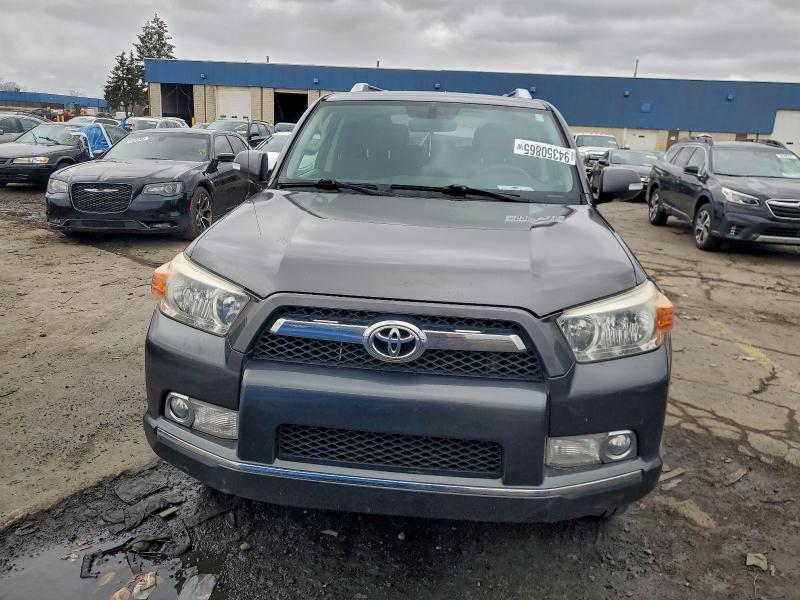 Photo 5 from auction – 2011 TOYOTA 4RUNNER SR with VIN JTEBU5JR1B5034358