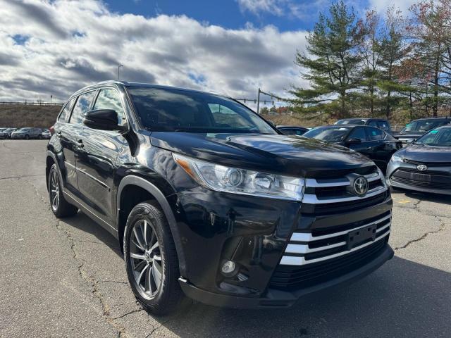TOYOTA HIGHLANDER 2019 with VIN 5TDJZRFH6KS597828 - Photo from auction