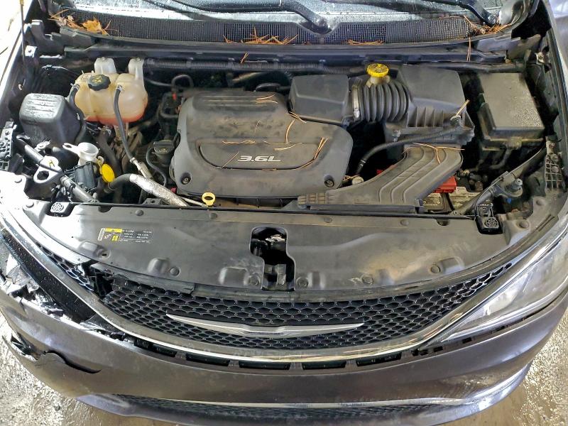 Photo 12 from auction – 2017 CHRYSLER PACIFICA T with VIN 2C4RC1BG0HR820627