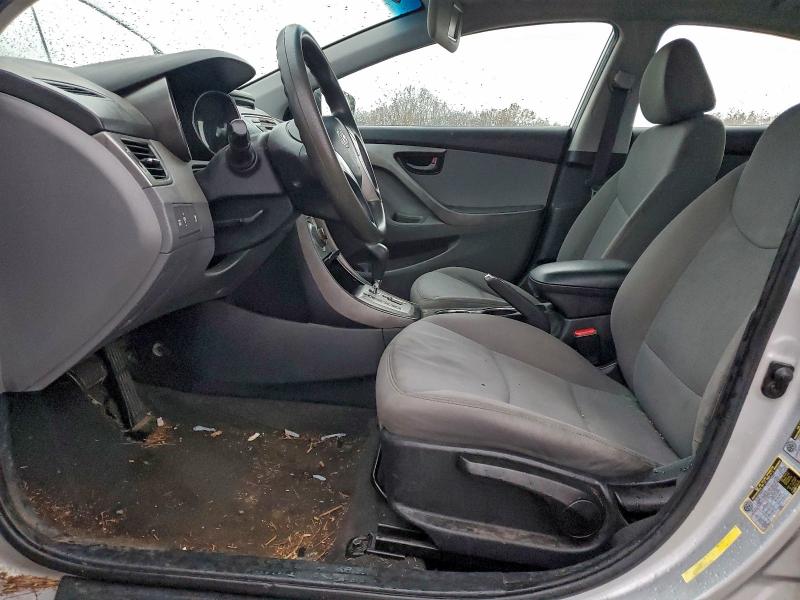 Photo 7 from auction – 2012 HYUNDAI ELANTRA GL with VIN 5NPDH4AE0CH147809