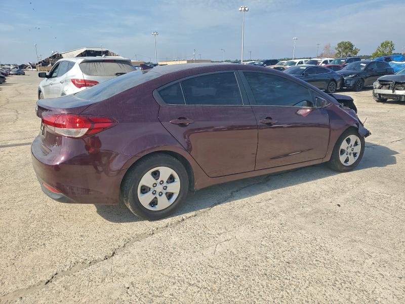 Photo 3 from auction – 2017 KIA FORTE LX with VIN 3KPFK4A78HE147015