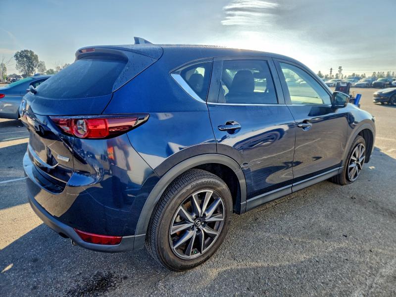 Photo 3 from auction – 2018 MAZDA CX-5 TOURI with VIN JM3KFACM1J1422325