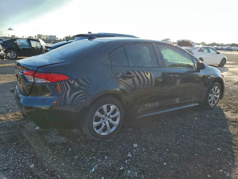 Photo 3 from auction – 2022 TOYOTA COROLLA LE with VIN 5YFEPMAEXNP387494